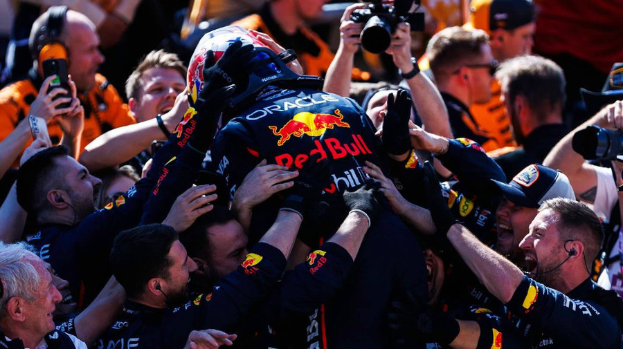 Red Bull, amendată de 50.000 de euro pentru o încălcare a regulilor pe grila de start la Austin