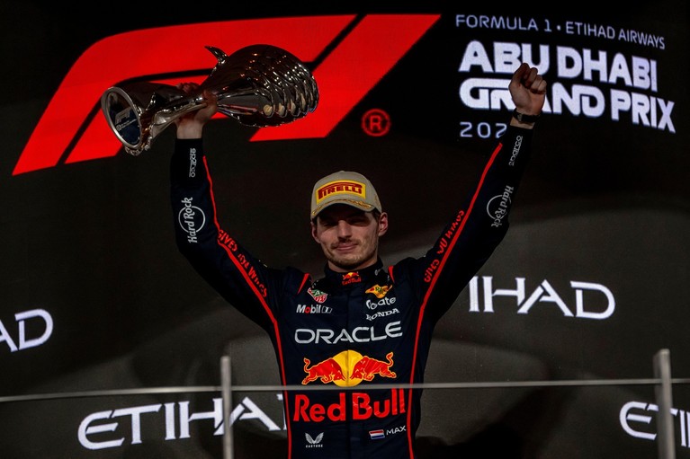 Olandezul Max Verstappen, desemnat de directorii de echipe drept cel mai bun pilot al anului