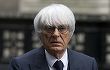 Bernie Ecclestone, reţinut pe un aeroport din Portugalia pentru deţinerea unei arme de vânătoare
