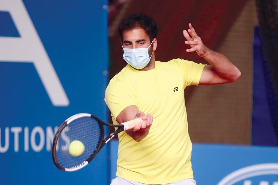 Reacţia primului jucător de tenis care a evoluat cu mască. ”Este foarte dificil să fii competitiv într-un sport cu masca de protecţie pe faţă”