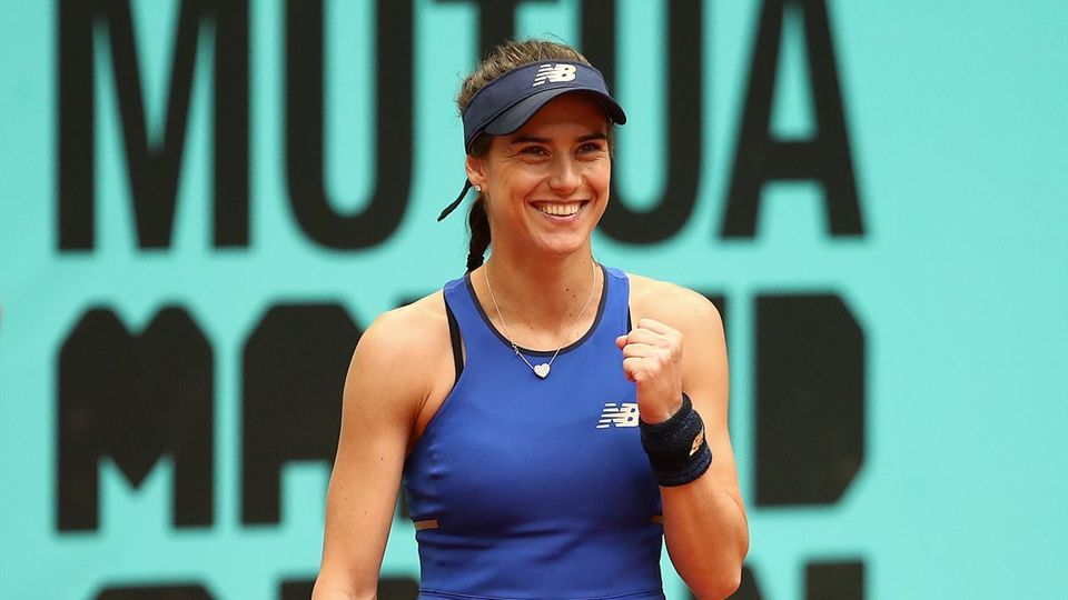 //i0.1616.ro/media/581/3142/38122/19468532/1/sorana-cartea.jpg