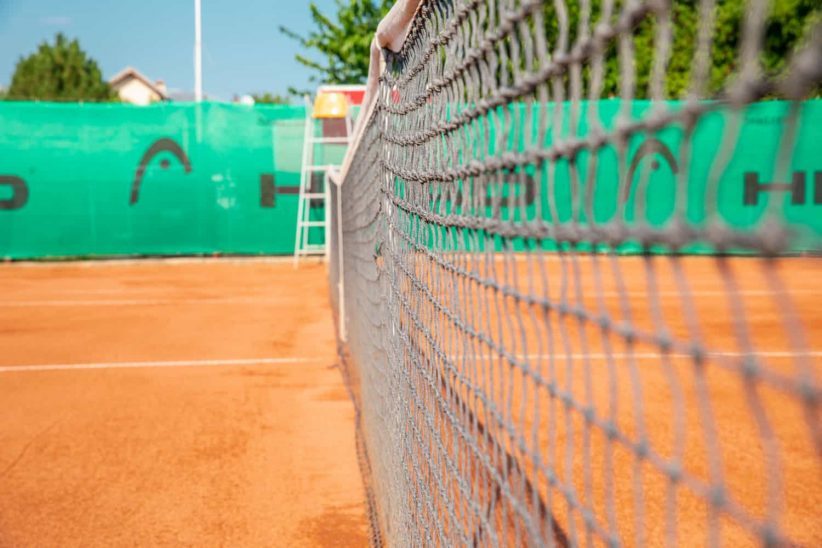 S-a terminat prima zi a turneului challenger de la Iaşi. Un tânăr jucător român a produs o uriaşă surpriză. Rezultatele complete