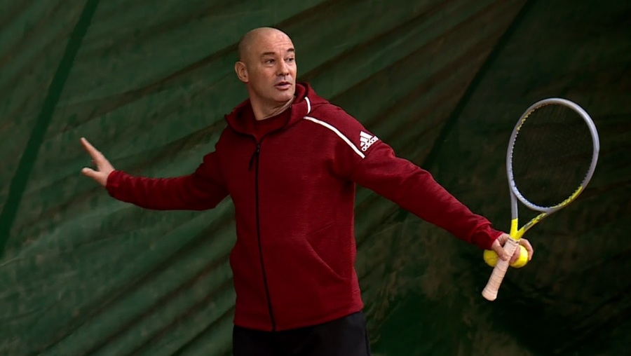 SPECIAL | L-am urmărit la lucru pe Daniel Dobre, antrenorul care a dus-o pe Halep spre trofeul Wimbledon 2019. Sfaturi pentru tinerii jucători