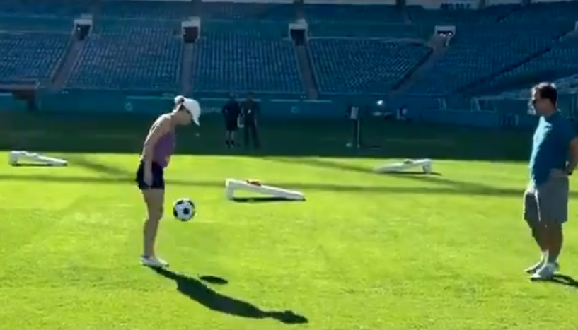 Simona Halep forţează convocarea la naţională :) VIDEO | Nou record personal la "duble" pe picior