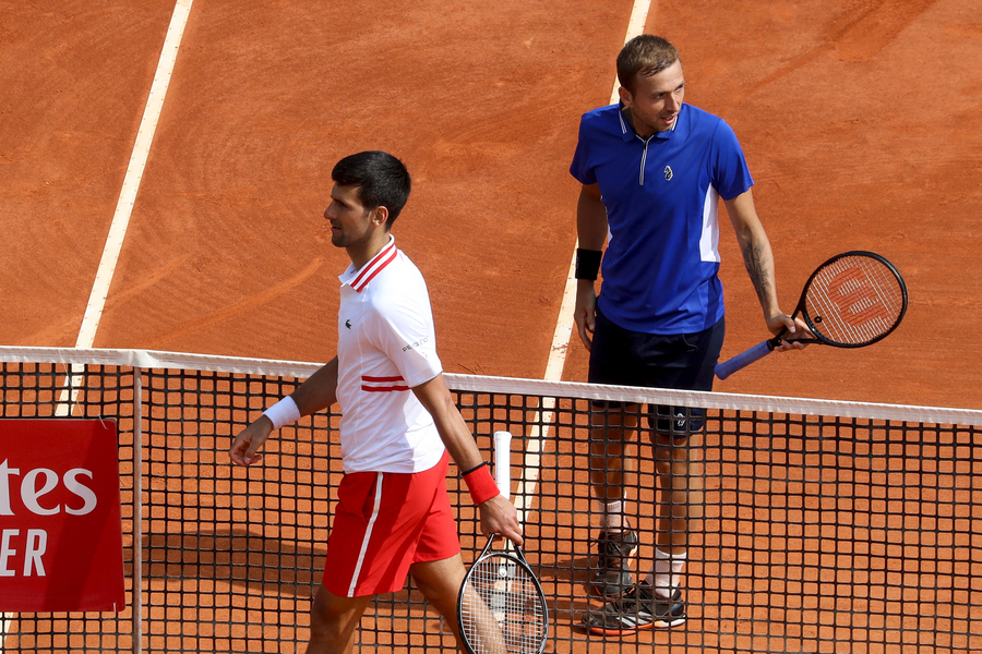 VIDEO | Surpriză imensă la Monte Carlo! Djokovic, liderul mondial ATP, a fost eliminat în optimi! Este primul eşec pentru sârb în 2021