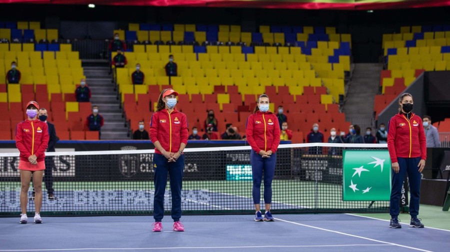 FED CUP | România - Italia 0-2. Mihaela Buzărnescu pierde dramatic cu Trevisan. Avem nevoie de o minune pentru a ne califica. Bara, nicio şansă în meciul inaugural