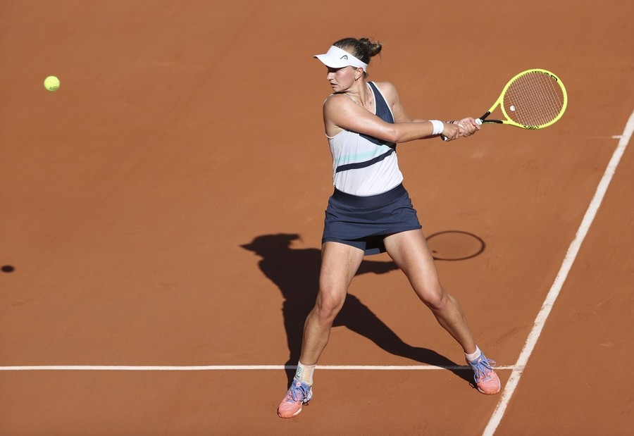 Barbora Krejcikova, calificată şi în finală la dublu feminin la Roland Garros
