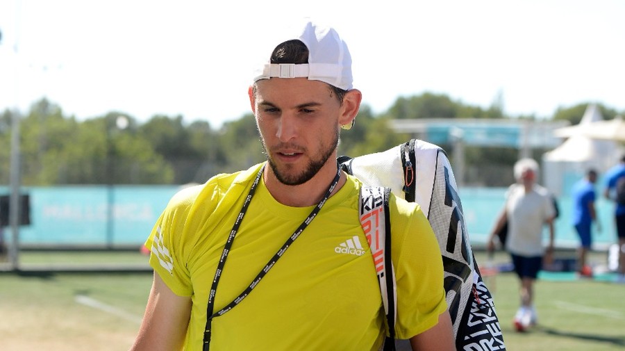 VIDEO | Dominic Thiem s-a accidentat în turneul pe iarbă de la Mallorca, transmis în direct pe Look Sport+. Austriacul riscă să rateze Wimbledon-ul