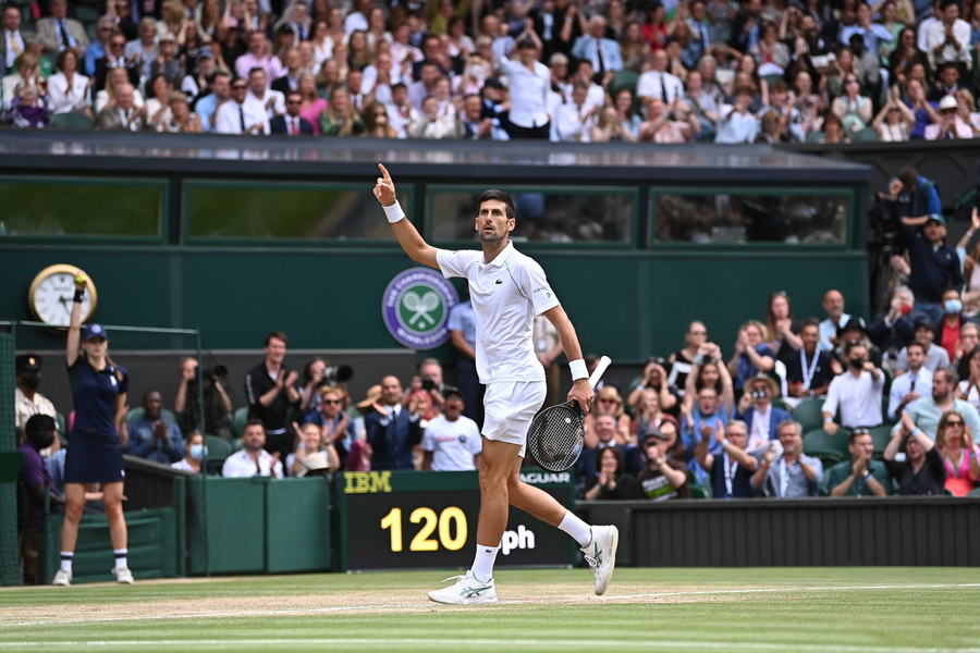 Novak Djokovic e campion la Wimbledon, pentru a şasea oară! Sârbul are 20 de trofee de Mare Şlem şi i-a egalat pe Federer şi Nadal