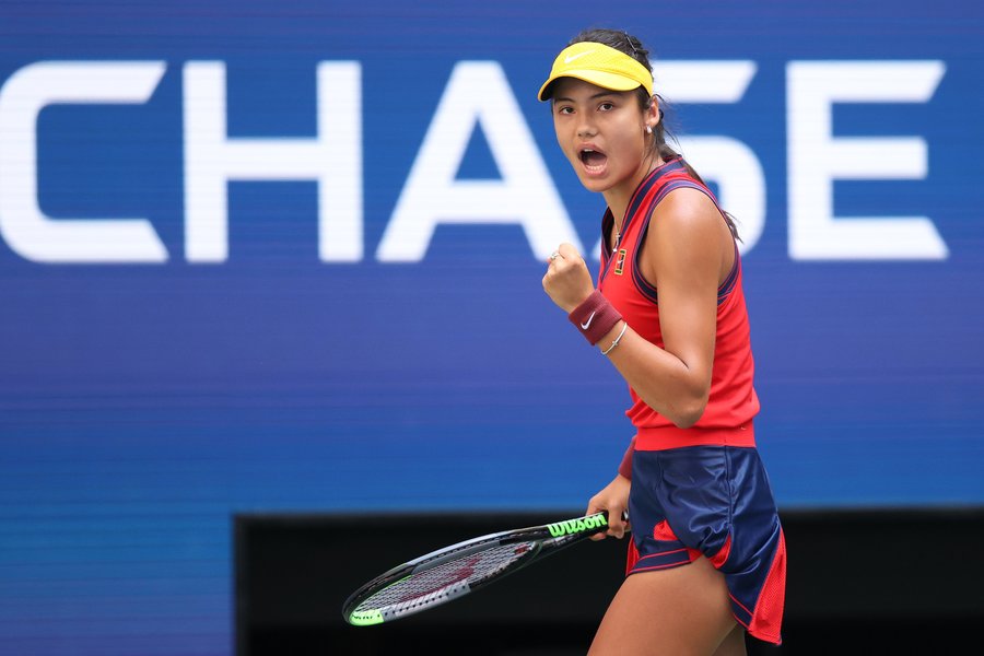 Reacţia Emmei Răducanu, după calificarea în semifinalele US Open: "Nu alerg după recorduri"