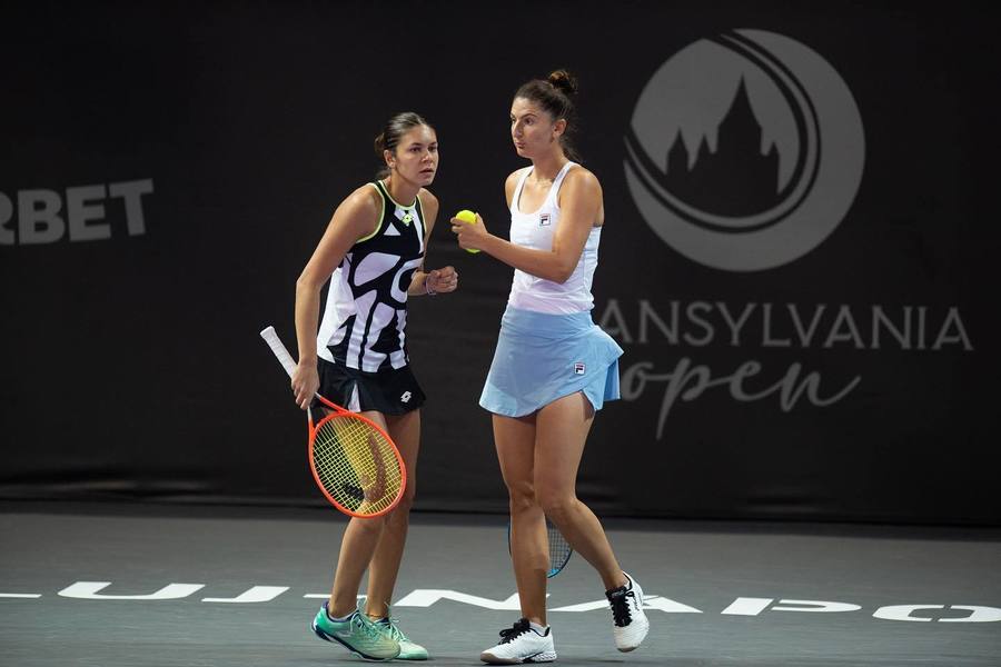 VIDEO | ”Sfert” 100% românesc la dublu. Irina Begu şi Andreea Mitu avansează la Transylvania Open