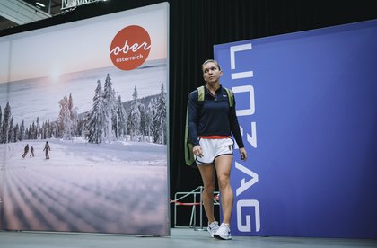 Simona Halep ştie ce trebuie să îmbunătăţească la jocul ei. ”Îmi doresc să returnez mai bine şi să deschid unghiurile mai mult”