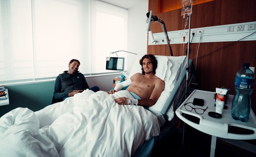 Numărul 4 ATP, Stefanos Tsitsipas a fost operat la cot