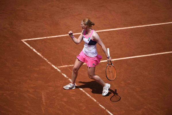 //i0.1616.ro/media/581/3142/38122/20567794/1/alyson-van-uytvank.jpg