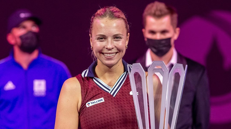Anett Kontaveit a câştigat turneul de la Sankt Petersburg, după ce a revenit de la 2-5, în decisivul finalei cu Maria Sakkari