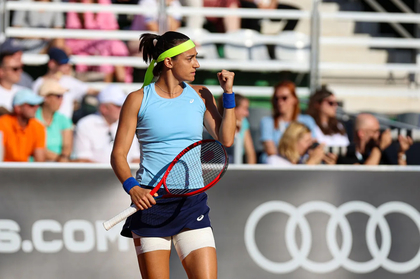 Caroline Garcia s-a calificat în finală la Cincinnati. Meciul din semifinale, întrerupt de mai multe ori din cauza ploii