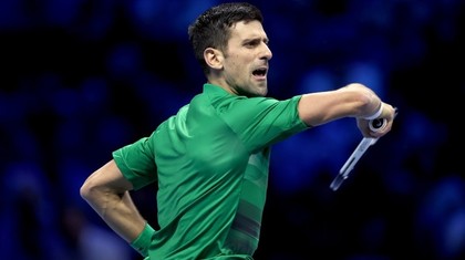 Djokovic l-a învins pe Daniil Medvedev şi a încheiat pe primul loc Grupa Roşie la Turneul Campionilor