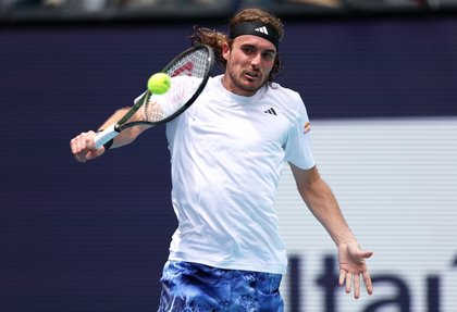 Stefanos Tsitsipas s-a calificat în finală la Barcelona. Cu cine ar putea juca pentru trofeu