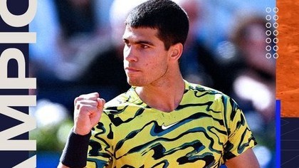 Carlos Alcaraz l-a învins pe Stefanos Tsitsipas în două seturi! Spaniolul şi-a păstrat titlul la Barcelona