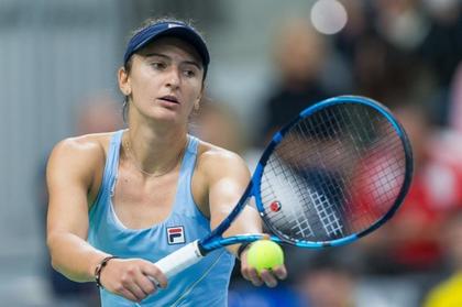 Irina Begu, eliminată în sferturi la Madrid de Maria Sakkari, în trei seturi. Românca a câştigat primul set, care a durat 75 de minute