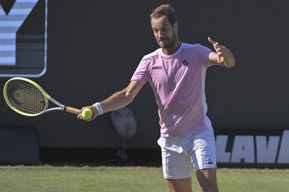 Richard Gasquet a produs surpriza şi s-a calificat în sferturile ATP Stuttgart, transmis LIVE la Prima Sport! L-a trimis acasă pe favoritul 1