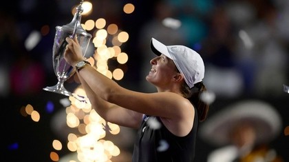 Iga Swiatek a învins-o pe Jessica Pegula şi a câştigat Turneul Campioanelor. Poloneza va încheia anul pe primul loc WTA