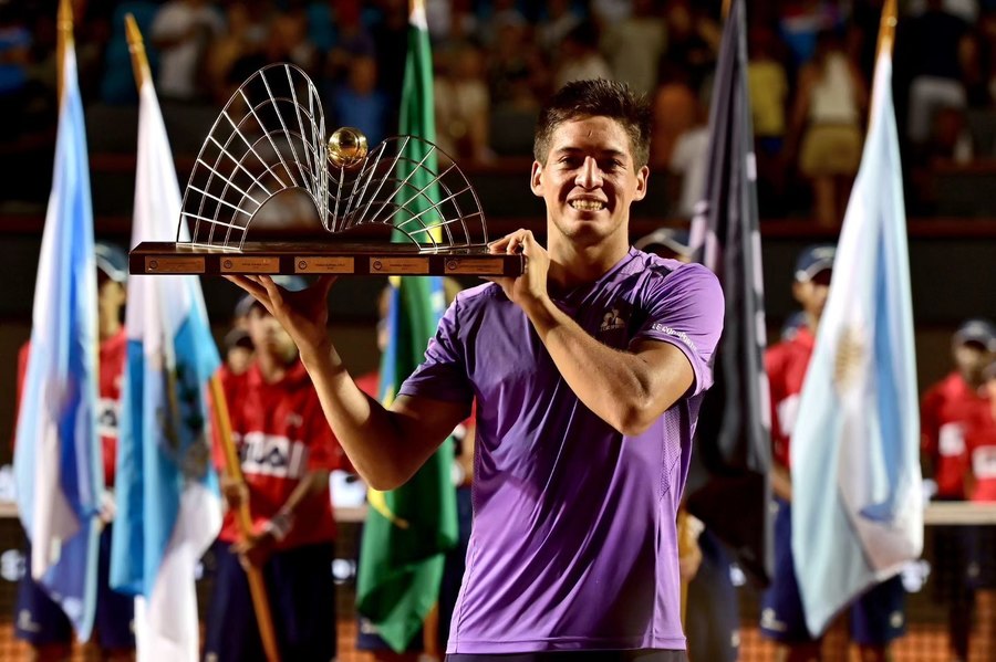 VIDEO | Argentinianul Sebastian Baez a câştigat turneul ATP de la Rio de Janeiro. Nu a avut emoţii în finala cu compatriotul Mariano Navone