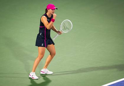 Swiatek în semifinale la Indian Wells, după abandonul lui Wozniacki