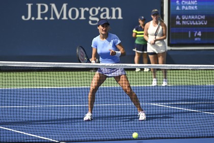 Monica Niculescu şi Irina Kromaceva, eliminate în semifinalele de dublu la Charleston