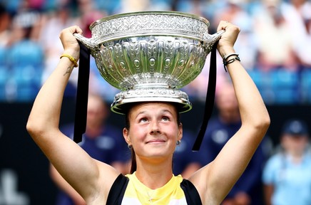 Daria Kasatkina a câştigat la Eastbourne primul său titlu WTA din acest sezon