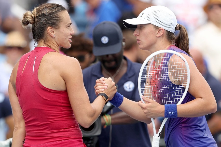 Aryna Sabalenka a câştigat duelul stelar cu Iga Swiatek. Sportiva din Belarus va juca finala la Cincinnati Open