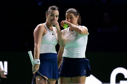 Monica Niculescu şi Gabriela Ruse au câştigat turneul de la Angers la dublu