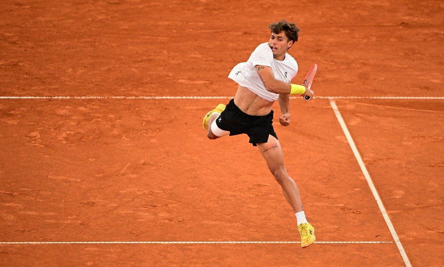 Flavio Cobolli s-a impus la Hamburg, după ce l-a învins pe Andrei Rublev în finală