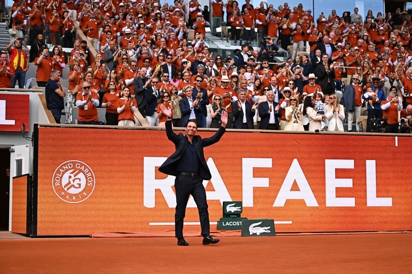 Rafael Nadal omagiat la Roland Garros, turneul pe care l-a câştigat de 14 ori 