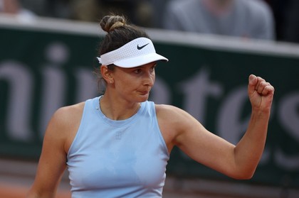 Irina Begu s-a accidentat şi s-a retras în setul al treilea din primul tur al Roland Garros