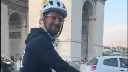 Novak Djokovic, plimbare cu bicicleta prin Paris în plin Roland Garros
