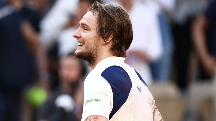 Alexander Bublik s-a calificat pentru prima dată în sferturi la un turneu de grand slam. Kazahul a produs o uriaşă surpriză