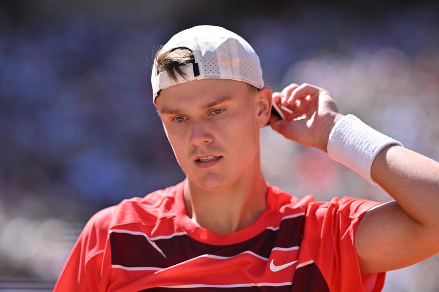 Holger Rune a deschis o afacere nouă! Sportivul îşi vinde rachetele vechi cu 5.000 de euro bucata

