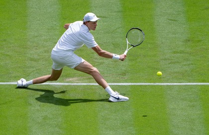 Jannik Sinner, numărul 1 mondial, calificare fără probleme în optimi la Wimbledon