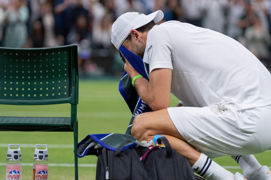 Grigor Dimitrov a fost foarte aproape să producă cea mai mare surpriză de la Wimbledon, însă a fost nevoit să abandoneze