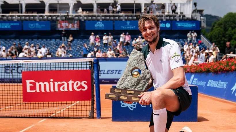 VIDEO | Alexander Bublik a câştigat la Gstaad al şaselea său titlu ATP şi primul pe zgură