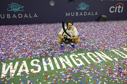 De Minaur a salvat trei mingi de meci şi a câştigat titlul la Washington Open
