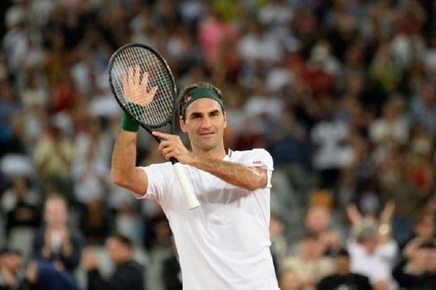 Roger Federer revine pe teren la Shanghai pentru un meci de dublu cu vedete
