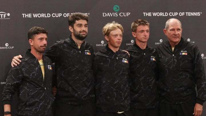 România va întâlni Paraguay în barajul pentru accederea în Grupa Mondială 1 a Cupei Davis. Jucătorii convocaţi de căpitanul-nejucător Adrian Marcu