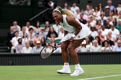 Serena Williams, îngrijorare după o accidentare la genunchi suferită în timpul înfrângerii din primul tur la simplu