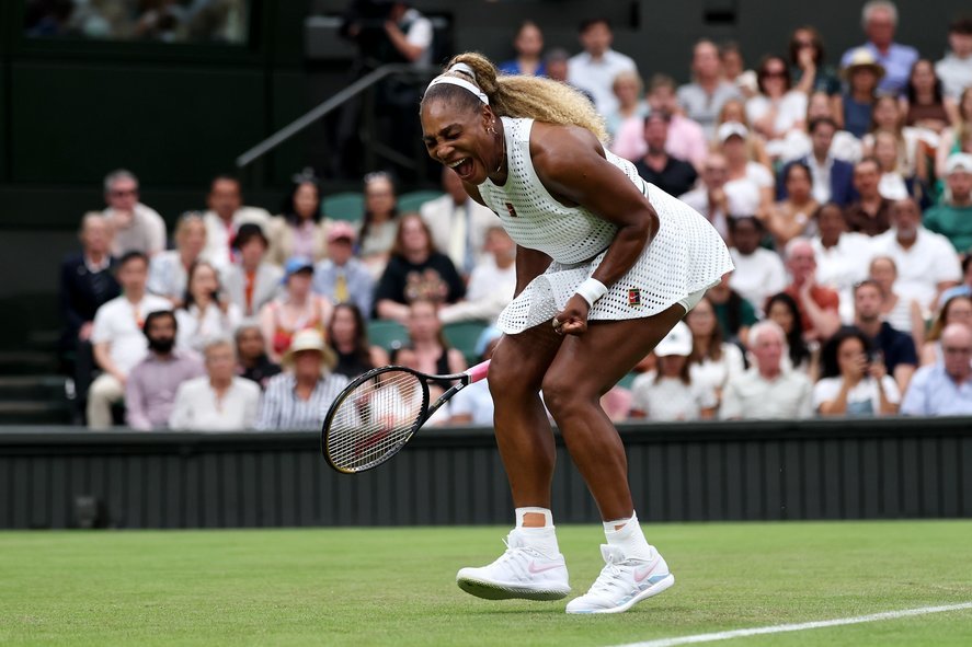 Serena Williams, îngrijorare după o accidentare la genunchi suferită în timpul înfrângerii din primul tur la simplu