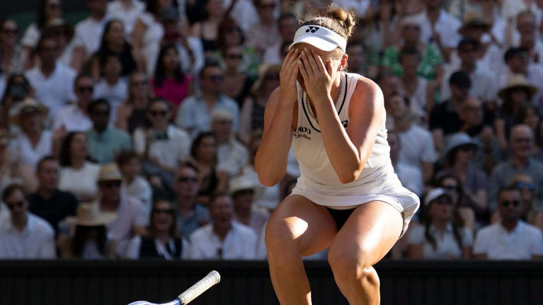 Linda Noskova s-a impus în finala 100% cehă de la Wimbledon! Este cea mai tânără câştigătoare din ultimii 15 ani