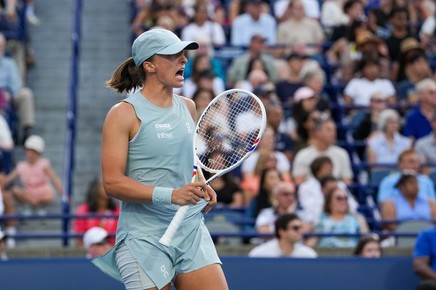 Iga Swiatek a învins-o pe Elena Rybakina şi este campioană la Canadian Open