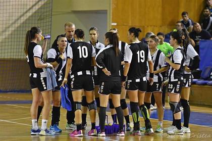 Probleme la Univesitatea Cluj. Echipa de handbal feminin ar putea începe noul sezon cu o penalizare