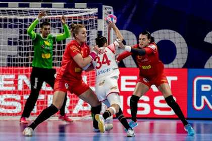 Norvegia a dispus de Polonia, în celălalt meci din grupa României. Rezultatele primei zile a Campionatului European de Handbal